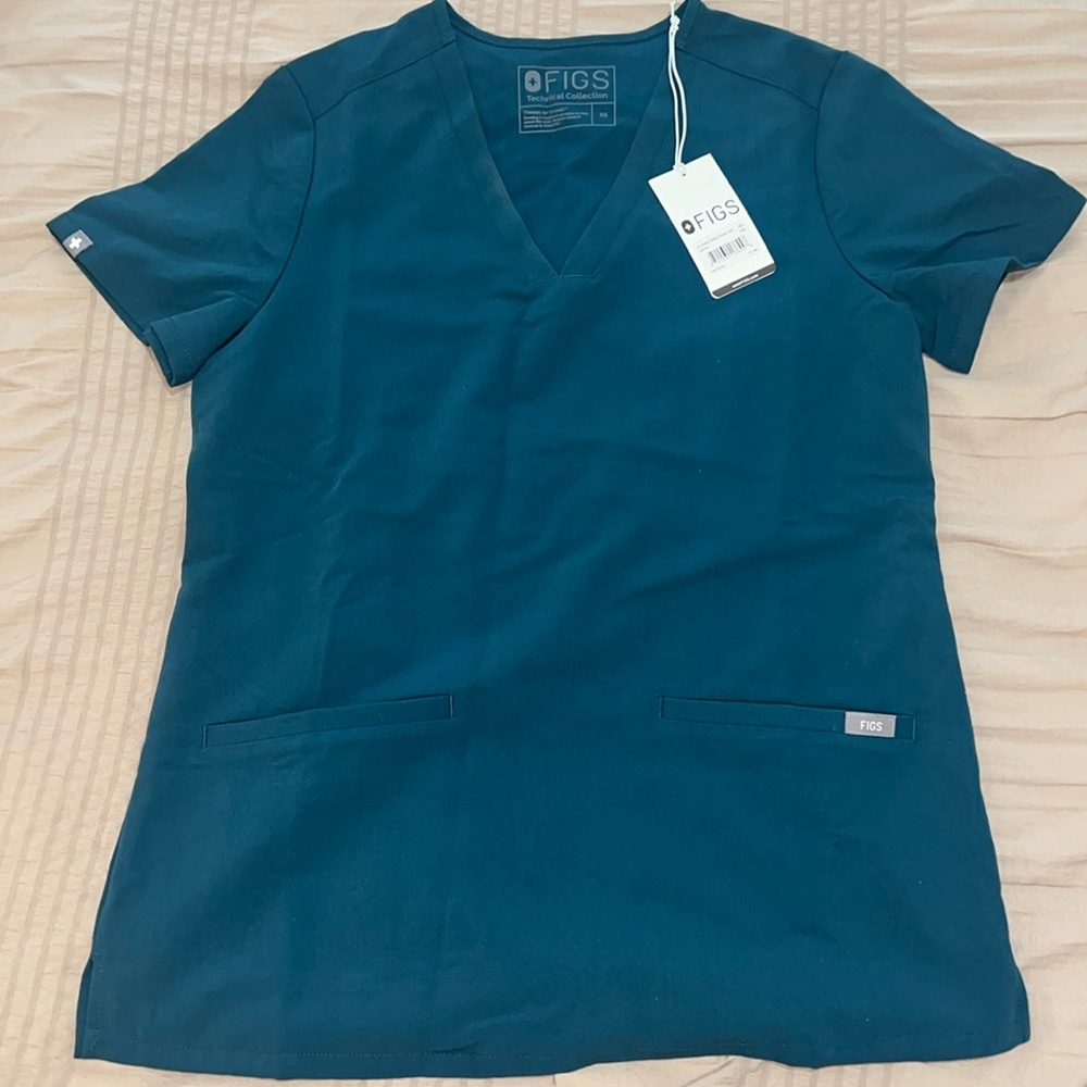 FIGS Women’s Scrub Top